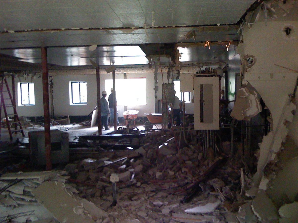 Open interior floor stripped to steel columns and deck